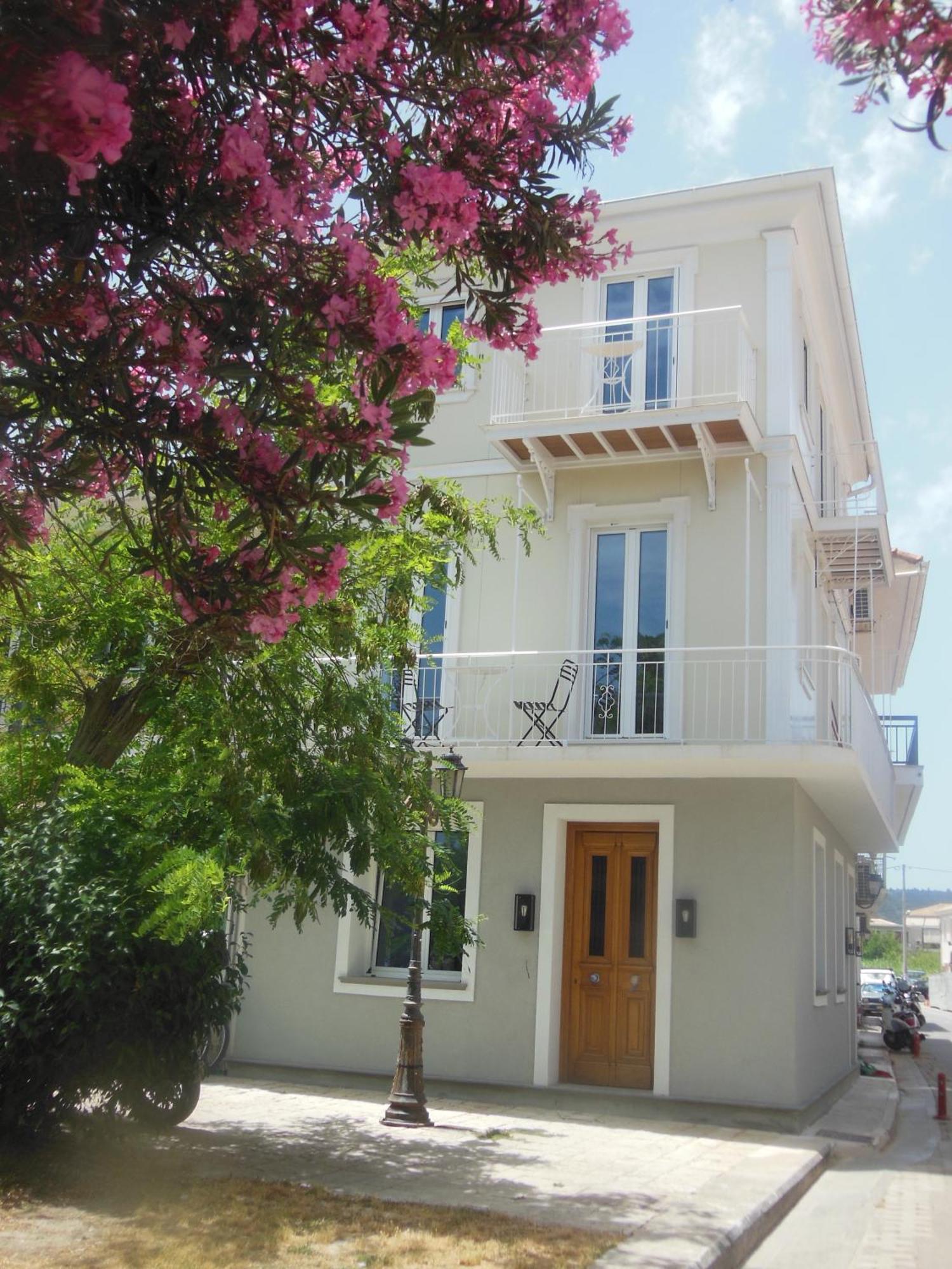 Verani Suites Lefkas Town Lefkada City Bagian luar foto